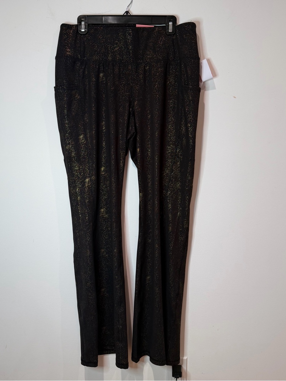 LIVI by Lane Bryant 18/20 Black Gold Metallic Wicking Flared Pants